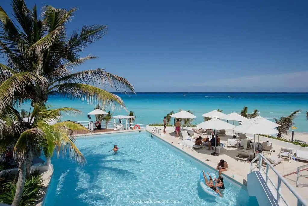 Daire Exclusive Studio On The Beach, Minimalist, Gym, Pool, Jacuzzi, Balcony Cancun