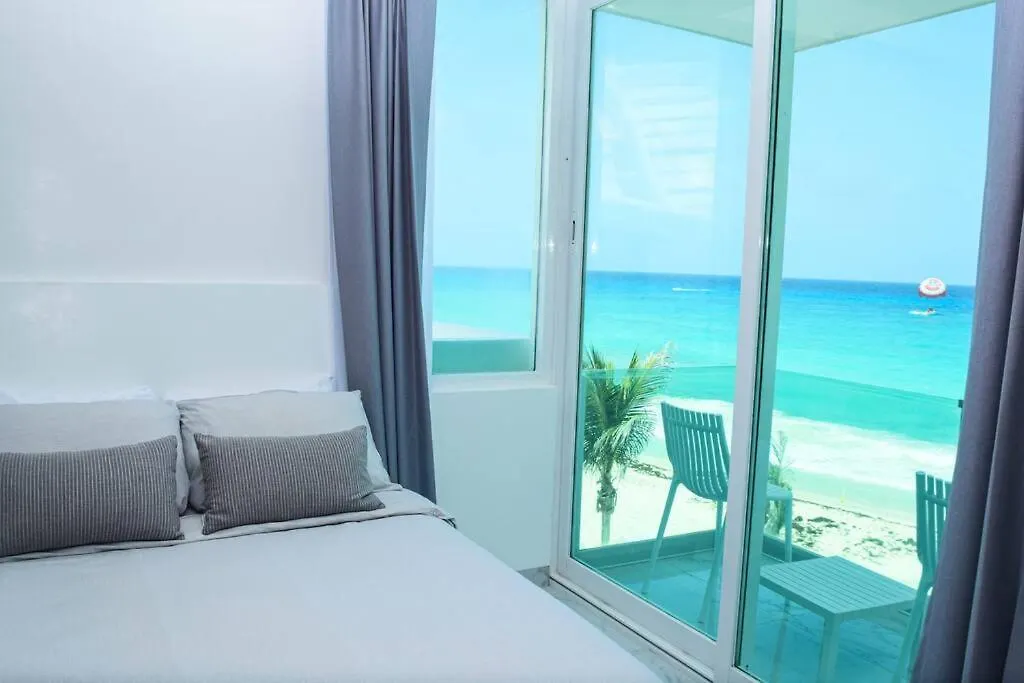 Exclusive Studio On The Beach, Minimalist, Gym, Pool, Jacuzzi, Balcony Cancún