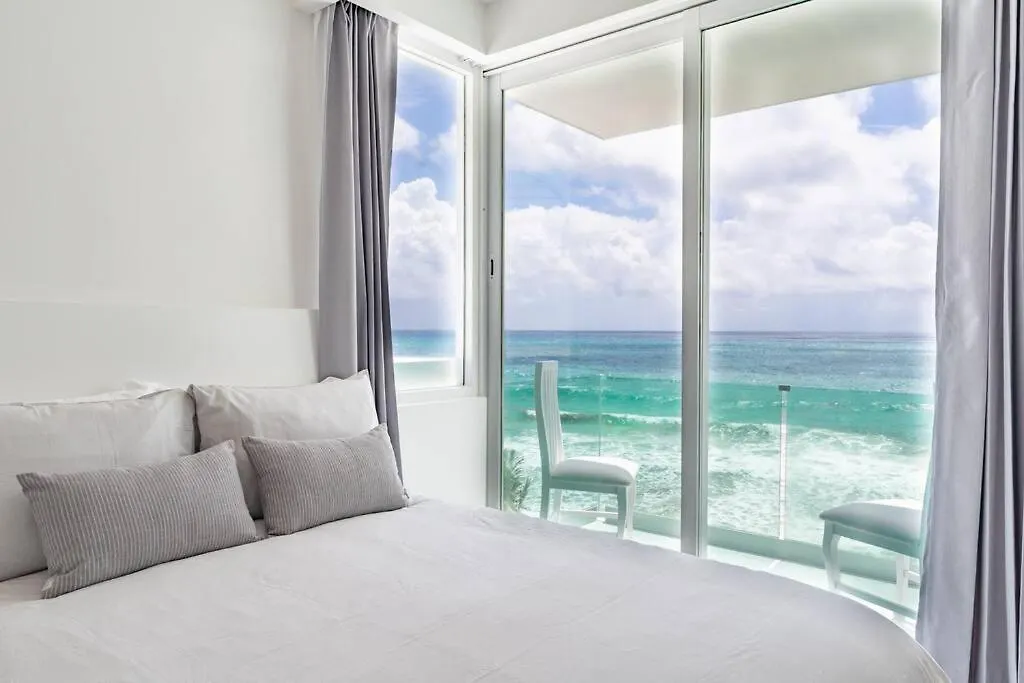 Apartamento Exclusive Studio On The Beach, Minimalist, Gym, Pool, Jacuzzi, Balcony Cancún México