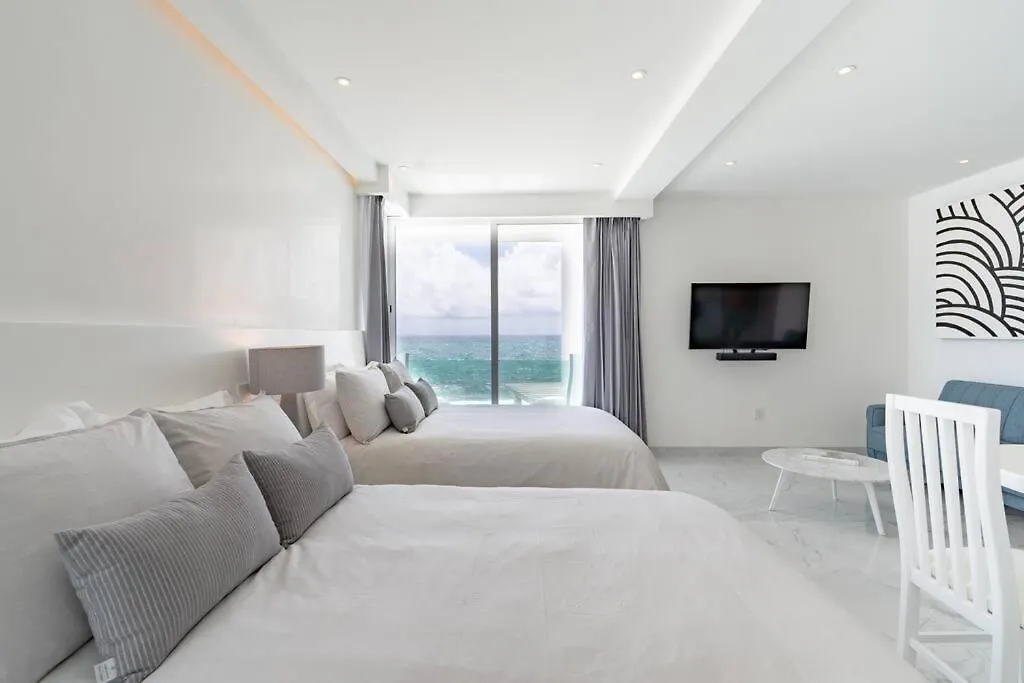 Exclusive Studio On The Beach, Minimalist, Gym, Pool, Jacuzzi, Balcony Cancún Apartamento