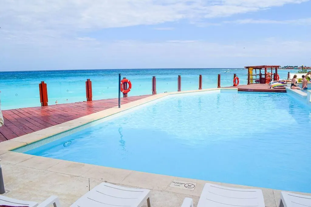 Apartamento Exclusive Studio On The Beach, Minimalist, Gym, Pool, Jacuzzi, Balcony Cancún