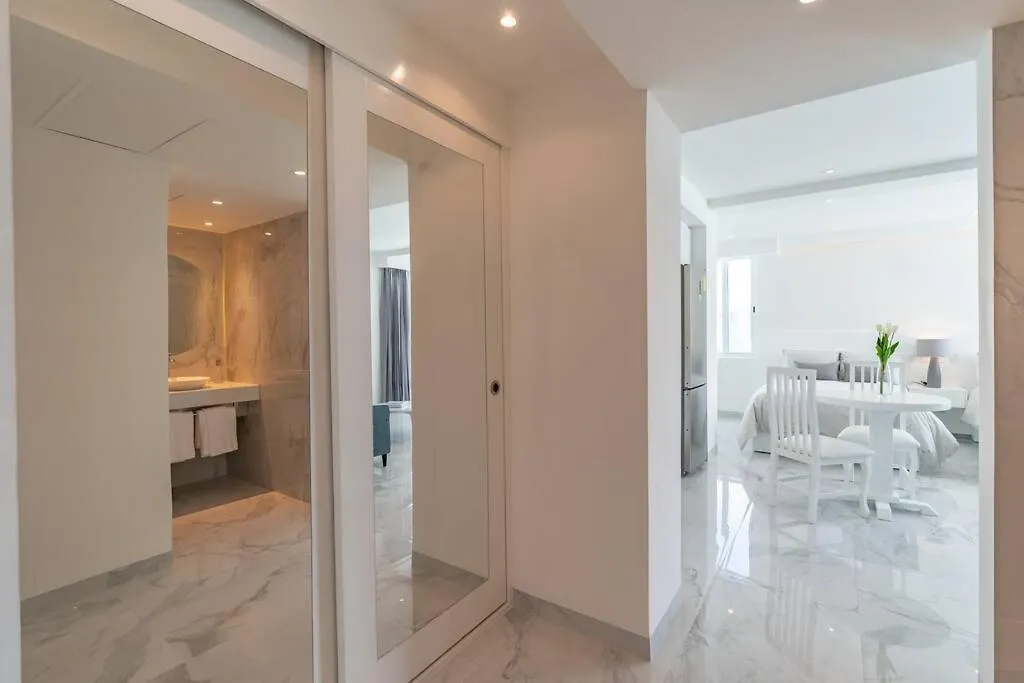 Exclusive Studio On The Beach, Minimalist, Gym, Pool, Jacuzzi, Balcony Cancún México