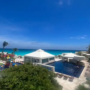 Hermoso Depto Con Vista Al Mar En Zona Hotelera. Cancún