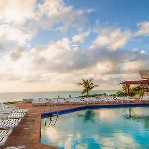 Front Place Cancún