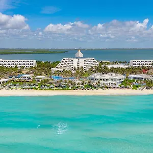 Resort The Pyramid By Oasis, Cancún