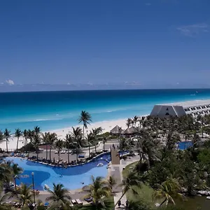 4* Курортный комплекс Oasis Lite