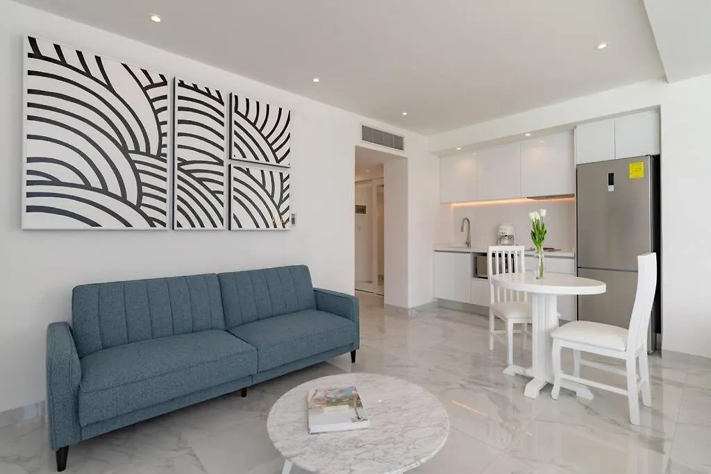Apartment Exclusive Studio On The Beach, Minimalist, Gym, Pool, Jacuzzi, Balcony Cancun