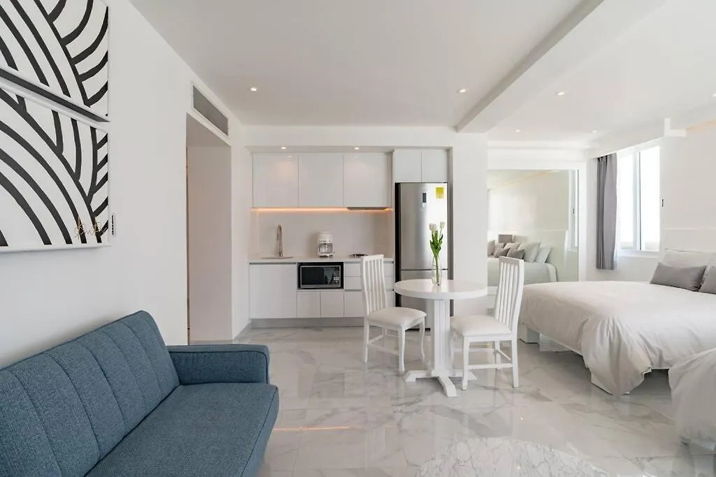 Exclusive Studio On The Beach, Minimalist, Gym, Pool, Jacuzzi, Balcony Cancun