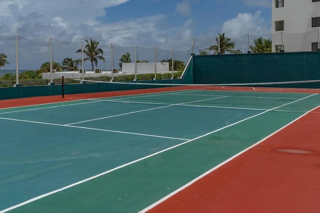 Exclusive Studio On The Beach, Minimalist, Gym, Pool, Jacuzzi, Balcony Cancun