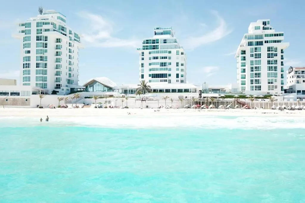 Exclusive Studio On The Beach, Minimalist, Gym, Pool, Jacuzzi, Balcony Cancun