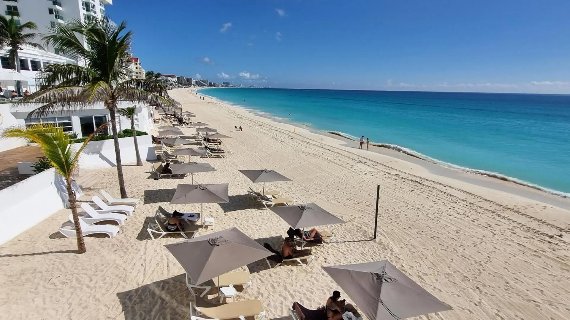 Exclusive Studio On The Beach, Minimalist, Gym, Pool, Jacuzzi, Balcony Cancun