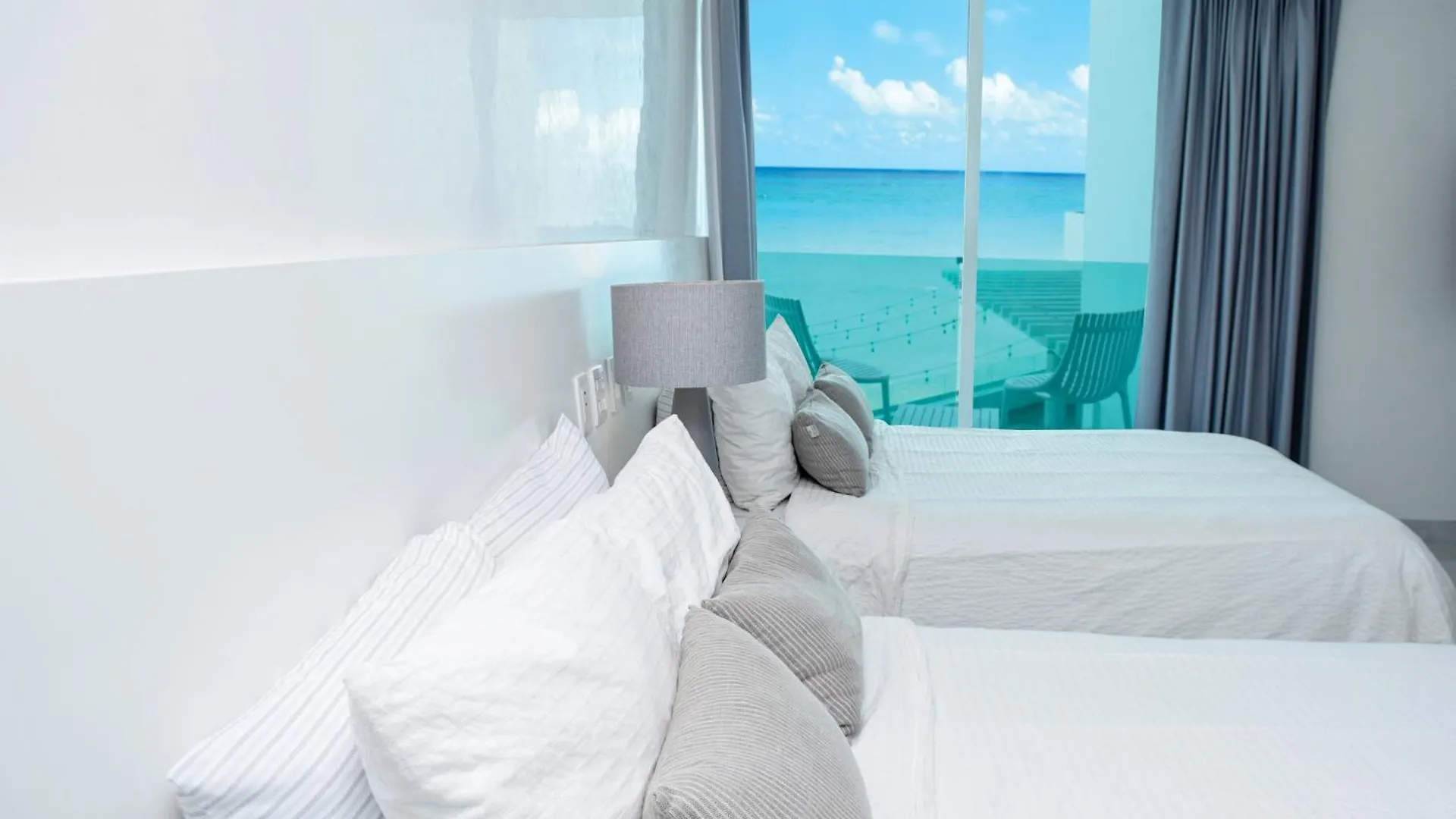 Apartment Exclusive Studio On The Beach, Minimalist, Gym, Pool, Jacuzzi, Balcony Cancun